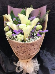 BO012-6枝馬蹄蘭花束